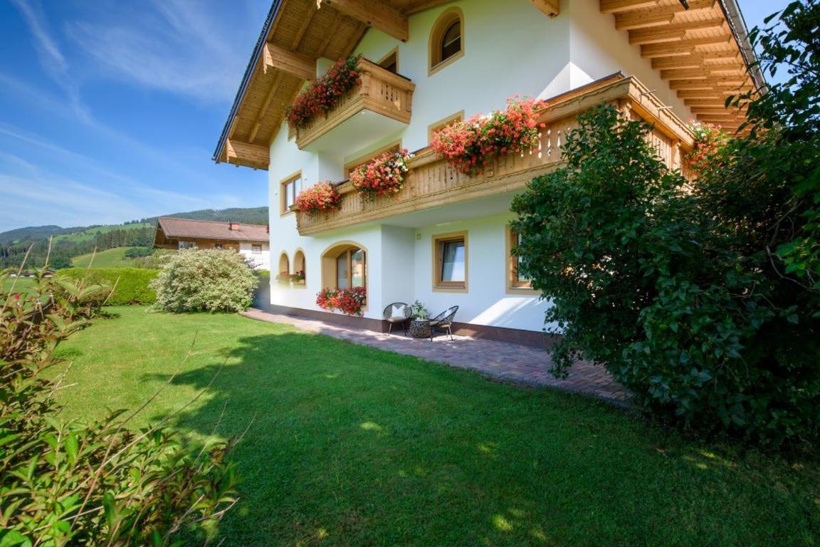 Appartement-Gaestehaus Ursula فلاخاو المظهر الخارجي الصورة