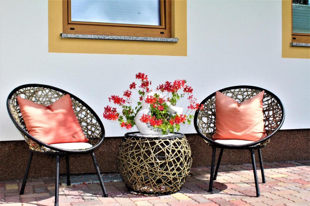 Appartement-Gaestehaus Ursula فلاخاو المظهر الخارجي الصورة