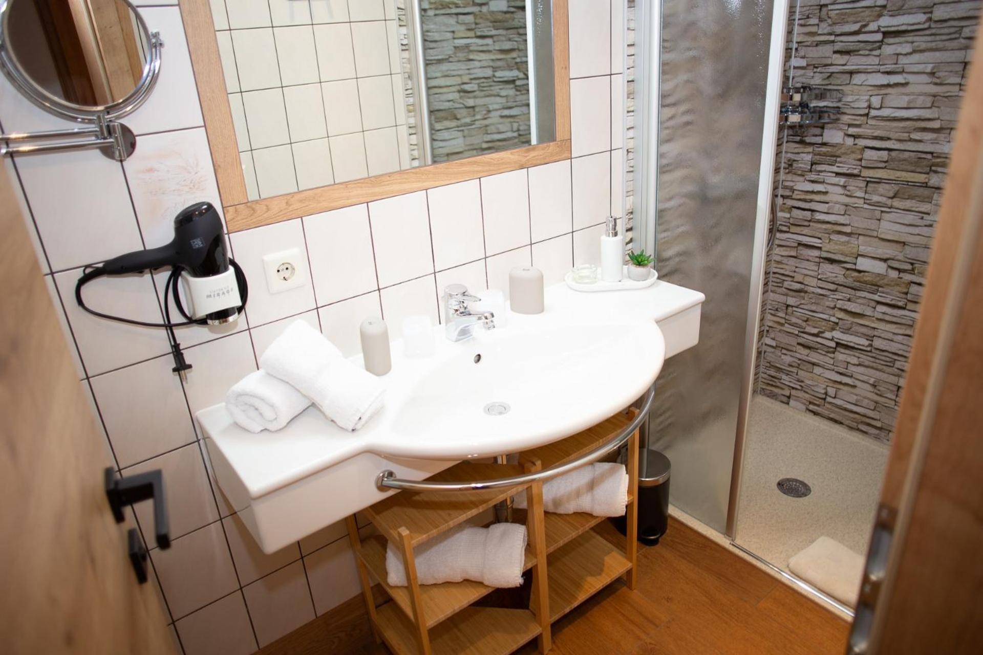 Appartement-Gaestehaus Ursula فلاخاو المظهر الخارجي الصورة