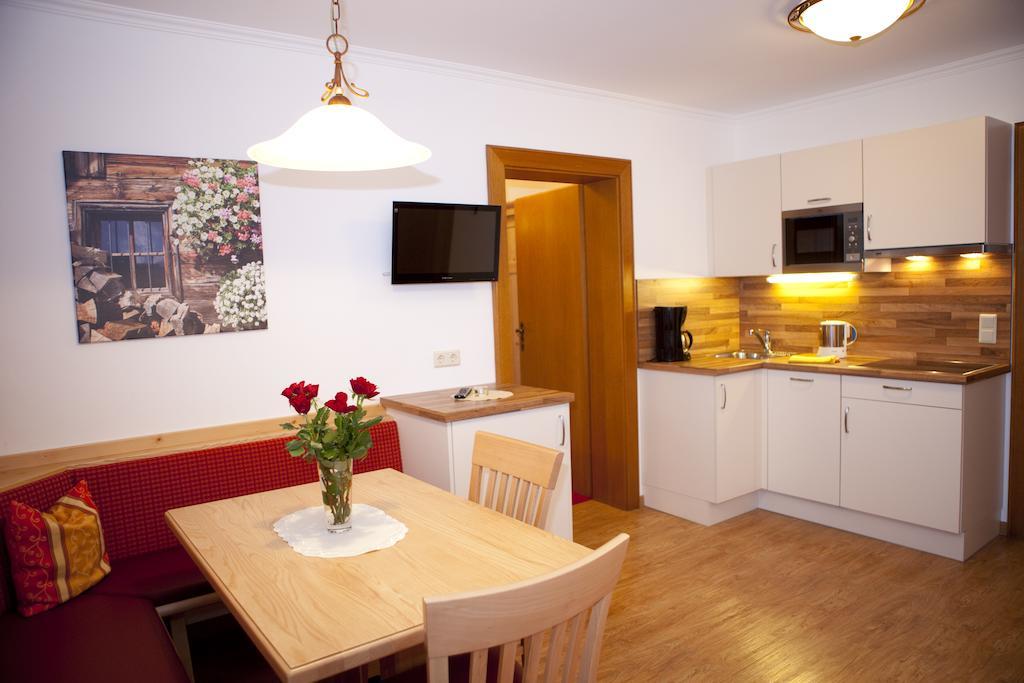 Appartement-Gaestehaus Ursula فلاخاو الغرفة الصورة